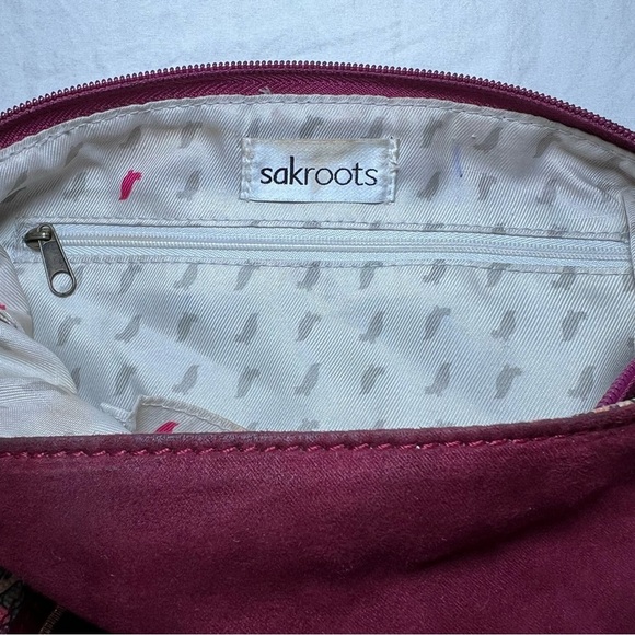 Sakroots Elsa Small Hobo Bag / Purse, Burgundy - Picture 10 of 13